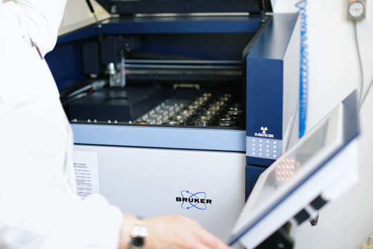 LAB/bruker.png